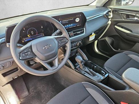 New 2026 Chevrolet TrailBlazer LT w/ Midnight Edition FWD image 4