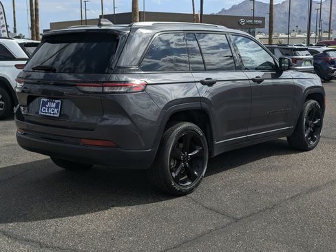 Certified 2023 Jeep Grand Cherokee Altitude AWD/4WD image 2