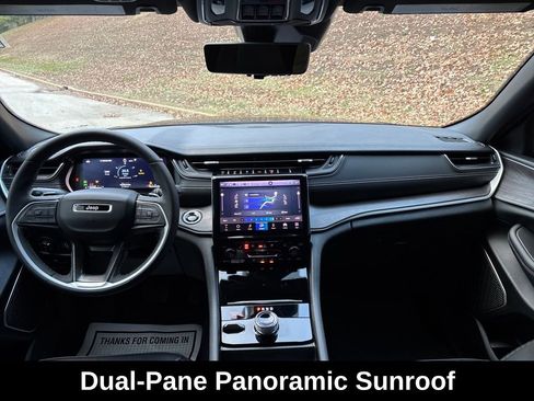 Used 2024 Jeep Grand Cherokee Limited w/ Luxury Tech Group II image 15