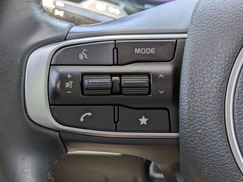 Certified 2025 Kia Sportage EX FWD image 19