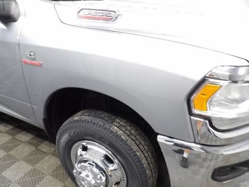 Used 2024 RAM 3500 Tradesman w/ Chrome Appearance Group AWD/4WD image 25