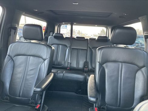 Used 2022 Jeep Wagoneer Series III w/ Premium Group I image 23