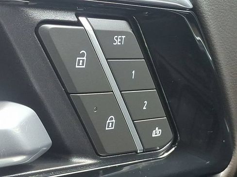 Used 2025 Chevrolet Tahoe High Country AWD/4WD image 29