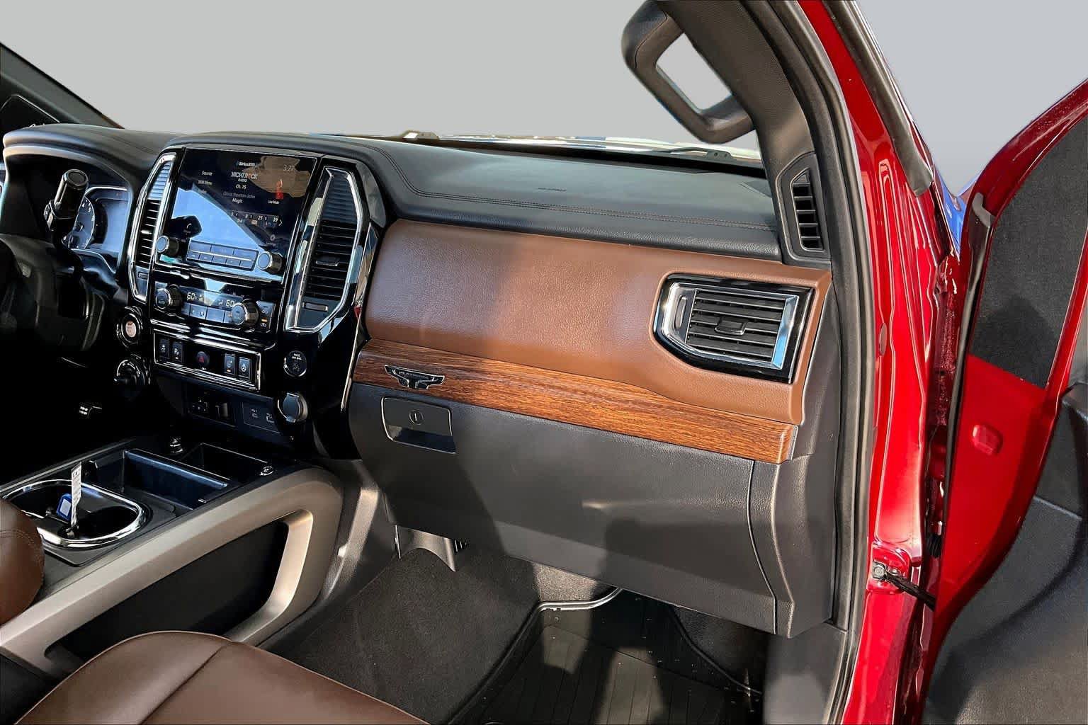 Used 2020 Nissan Titan Platinum Reserve w/ Moonroof Package AWD/4WD image 18