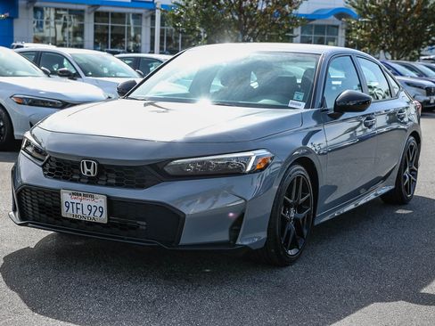 Used 2025 Honda Civic Sport image 3