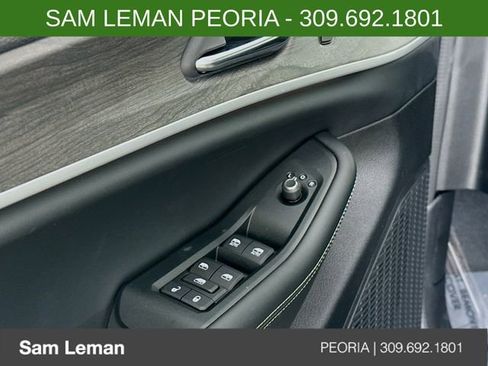 New 2025 Jeep Grand Cherokee Limited w/ Luxury Tech Group II image 18