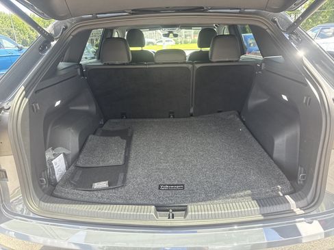 Certified 2025 Volkswagen Atlas Cross Sport SE w/ Panoramic Sunroof Package AWD/4WD image 8