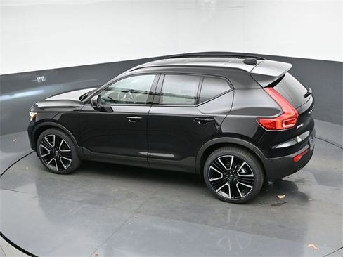 New 2026 Volvo XC40 B5 Ultra w/ Protection Package Premier image 46