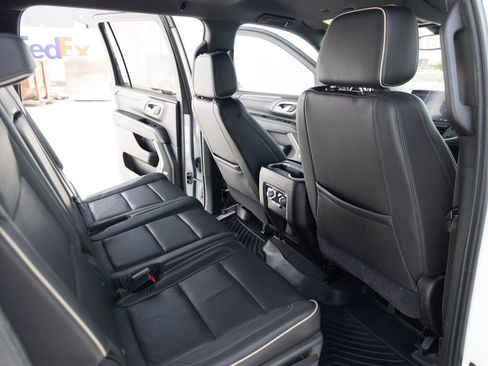 Used 2021 GMC Yukon XL SLT AWD/4WD image 18