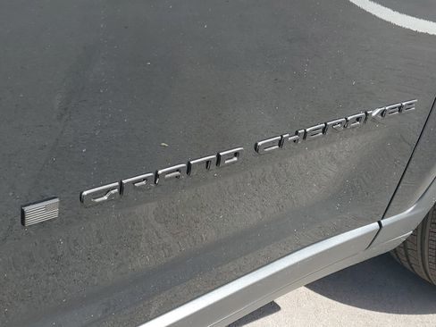 New 2026 Jeep Grand Cherokee Limited RWD image 6