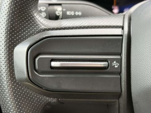 Used 2023 Chevrolet Colorado W/T RWD image 19