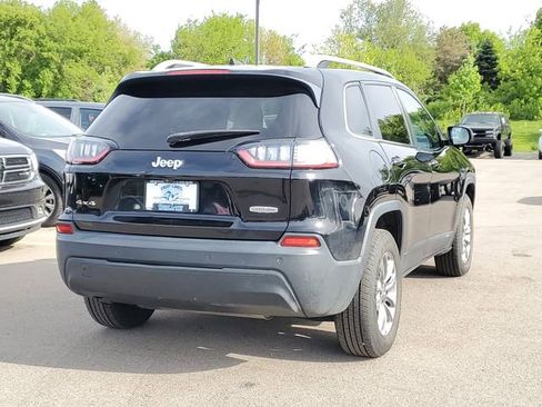 Used 2019 Jeep Cherokee Latitude Plus w/ Cold Weather Group AWD/4WD image 4