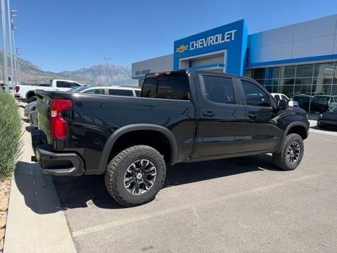 Used 2025 Chevrolet Silverado 1500 ZR2 w/ Technology Package AWD/4WD image 4