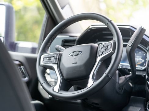 Used 2025 Chevrolet Silverado 2500 LT w/ Trail Boss Package AWD/4WD image 17