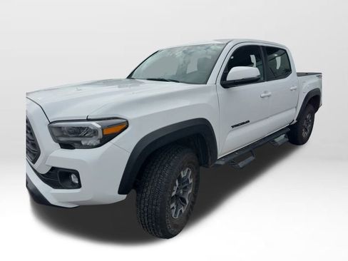 Used 2023 Toyota Tacoma TRD Off-Road image 3