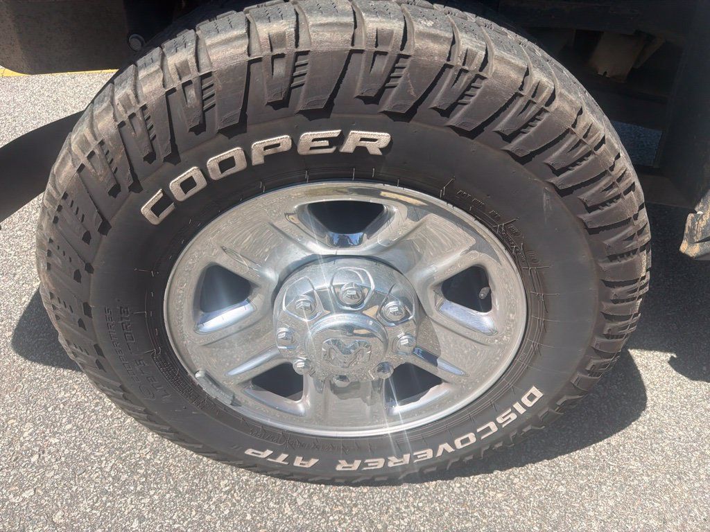 Certified 2024 RAM 2500 Tradesman w/ Chrome Appearance Group AWD/4WD image 9