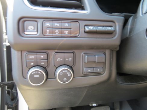 Used 2024 Chevrolet Tahoe High Country w/ Premium Package AWD/4WD image 23