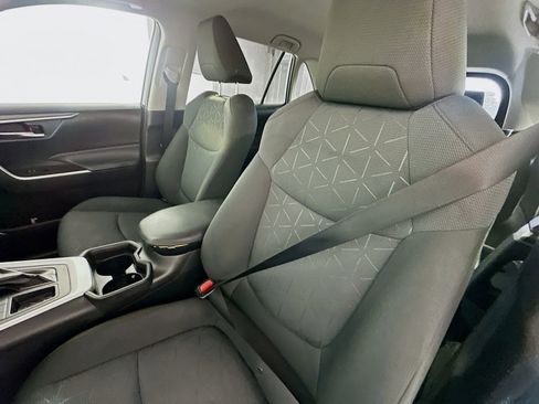 Used 2021 Toyota RAV4 XLE FWD image 19
