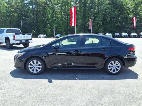Used 2024 Toyota Corolla LE FWD image 3