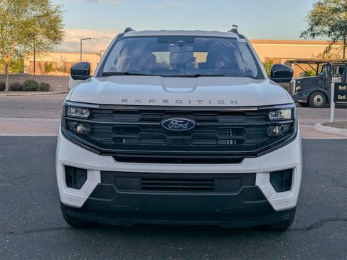 New 2025 Ford Expedition Active image 33
