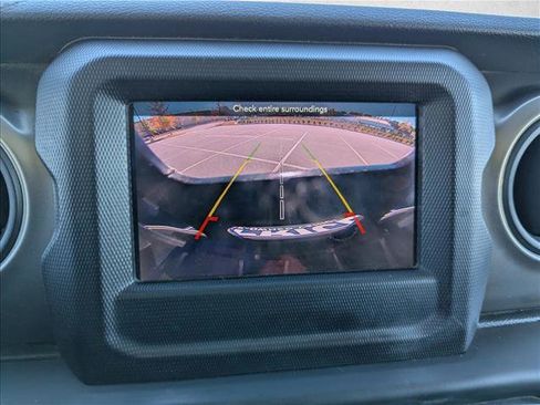 Used 2018 Jeep Wrangler Unlimited Sport S image 19