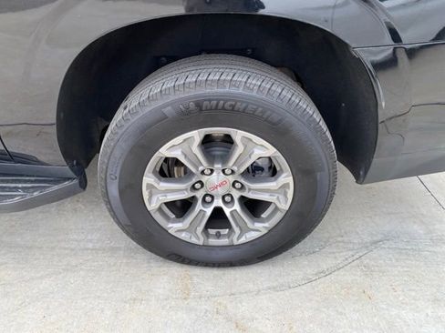 Used 2024 GMC Yukon XL SLE AWD/4WD image 12