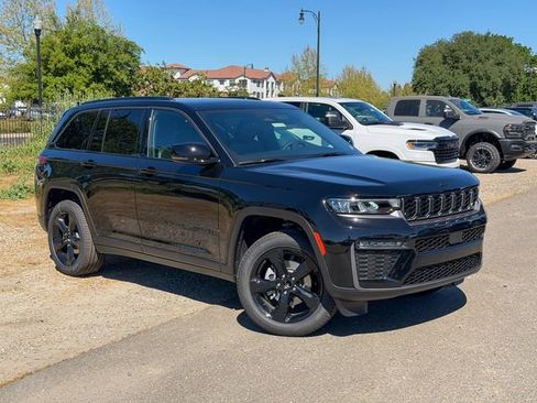 New 2026 Jeep Grand Cherokee Limited w/ Limited Altitude Package image 2