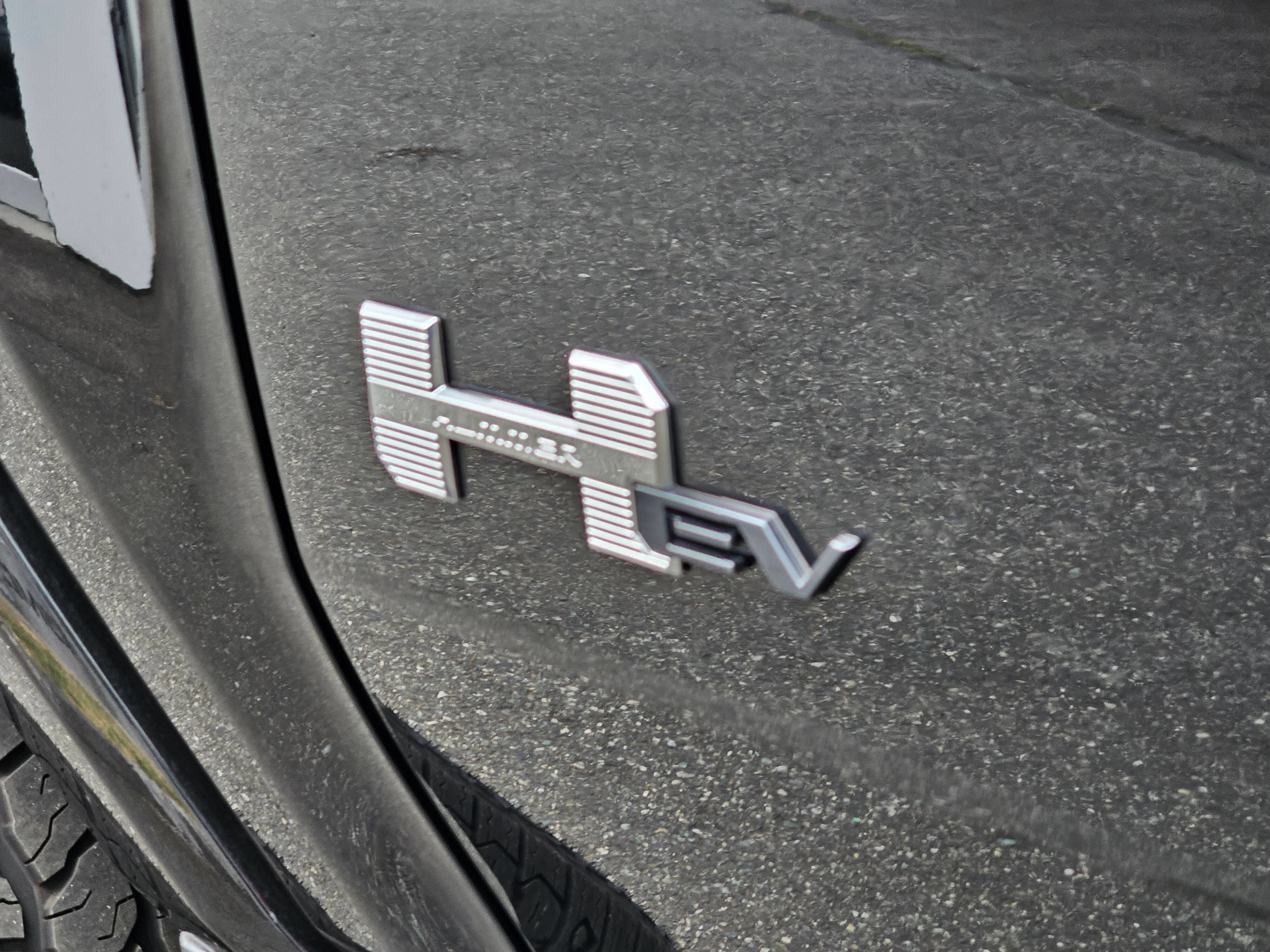 New 2024 GMC Hummer EV 2X AWD/4WD image 17