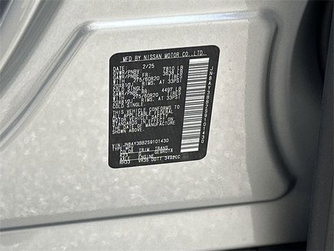 New 2025 Nissan Armada SL w/ Captain's Chari Seat Package image 28