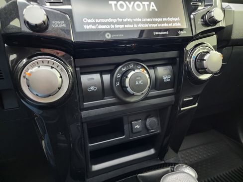 Used 2020 Toyota 4Runner Venture image 40
