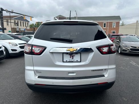 Used 2016 Chevrolet Traverse LT FWD image 3
