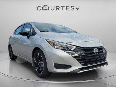 New 2025 Nissan Versa SR w/ Trunk Package FWD image 6