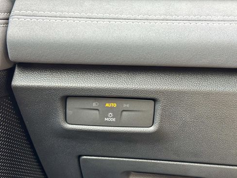 New 2025 Volkswagen Tiguan SE image 26