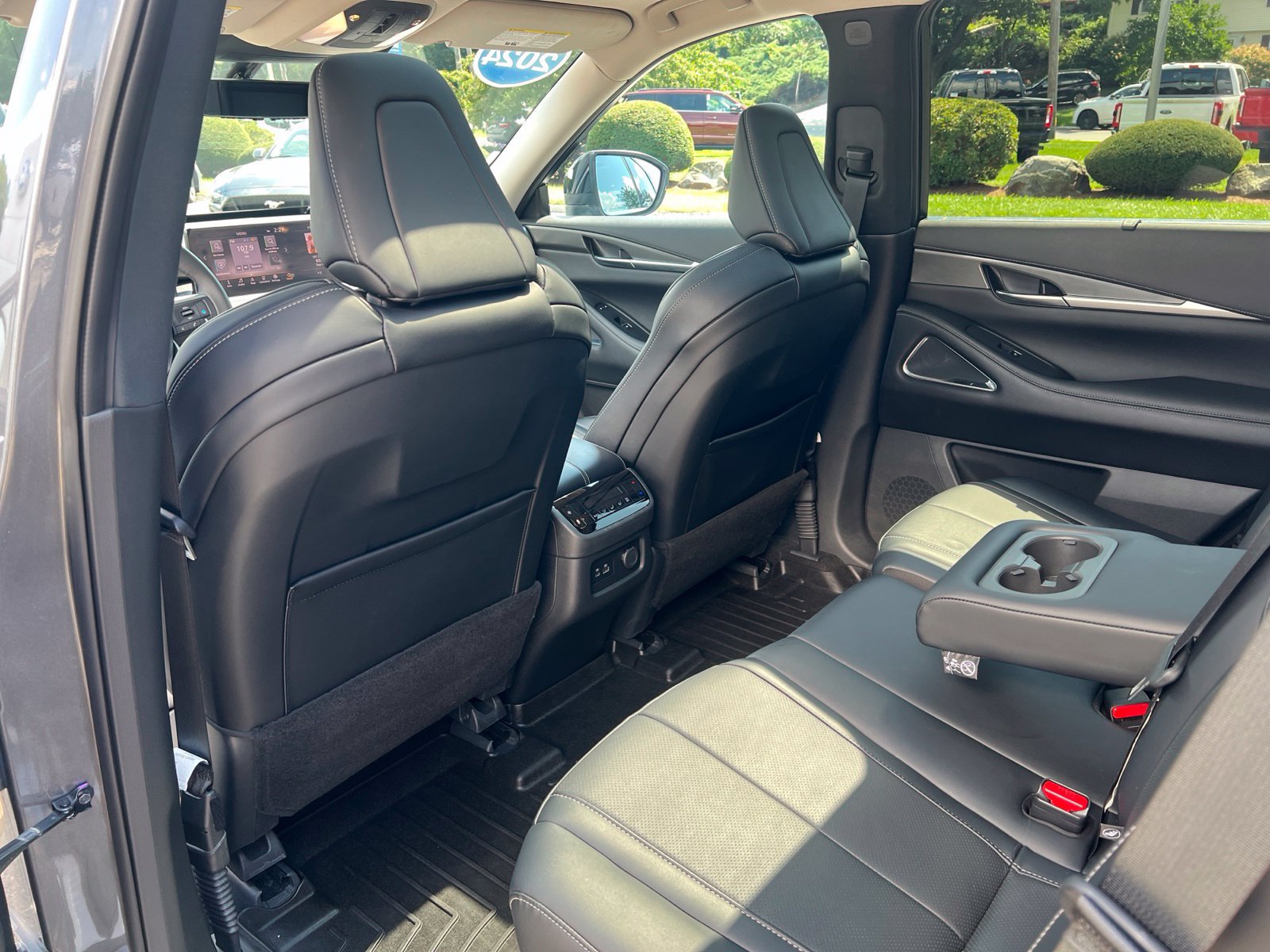 Used 2024 INFINITI QX60 Luxe w/ Vision Package AWD/4WD image 17