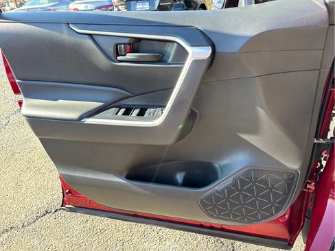 Used 2023 Toyota RAV4 LE image 19