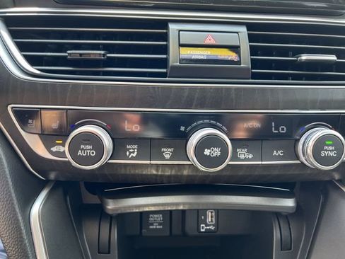 Used 2020 Honda Accord Touring image 17