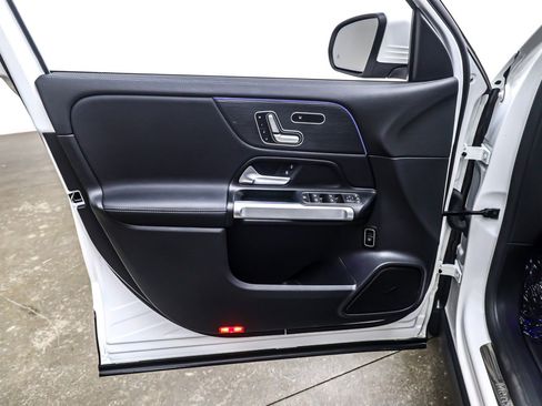 Used 2023 Mercedes-Benz EQB 250+ image 22