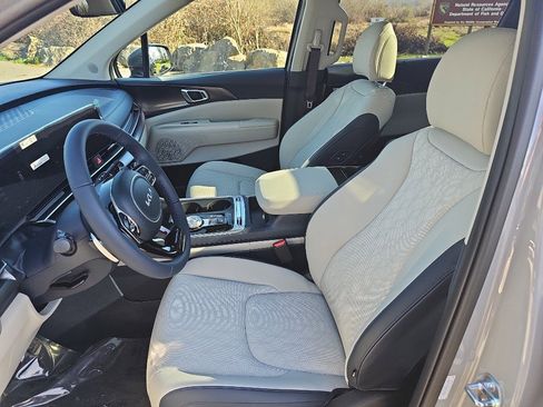 New 2026 Kia Carnival SX image 22