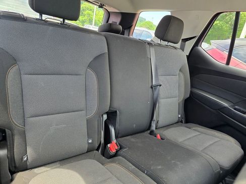 Used 2021 Chevrolet Traverse LS FWD image 16