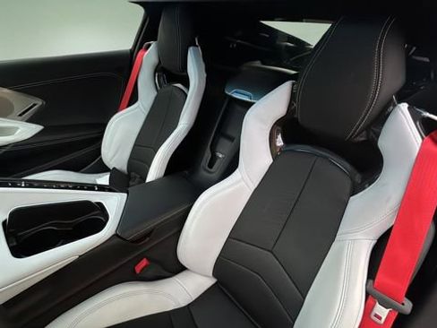 Used 2024 Chevrolet Corvette Stingray Preferred Cpe w/ Z51 Performance Package RWD image 21