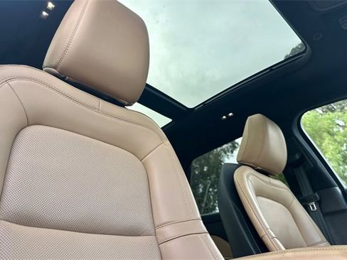 Used 2023 Lincoln Corsair Reserve w/ Equipment Group 201A image 17