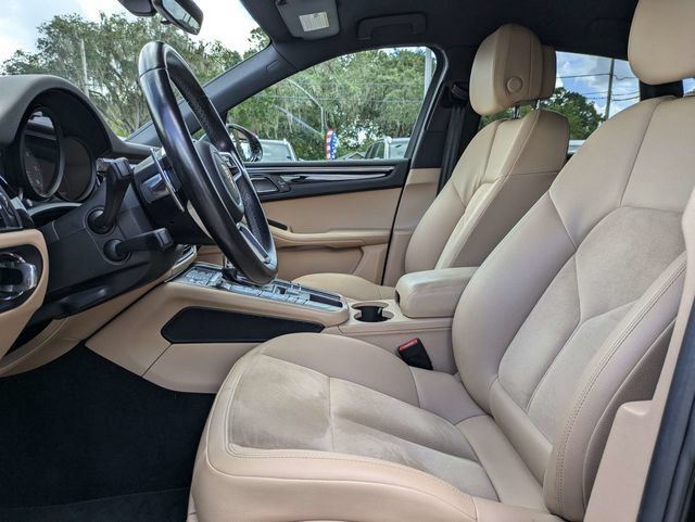 Used 2020 Porsche Macan S AWD/4WD image 24