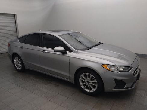 Used 2020 Ford Fusion SE FWD image 11