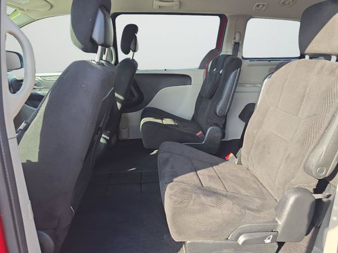 Used 2013 Dodge Grand Caravan SXT w/ UConnect Hands-Free Group FWD image 18