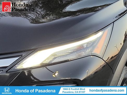 Used 2024 Nissan Rogue S FWD image 29