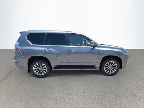 Used 2022 Lexus GX 460 Luxury w/ Accessory Package AWD/4WD image 3