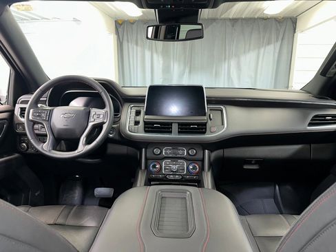 Used 2023 Chevrolet Suburban RST w/ Sport Performance Package image 35