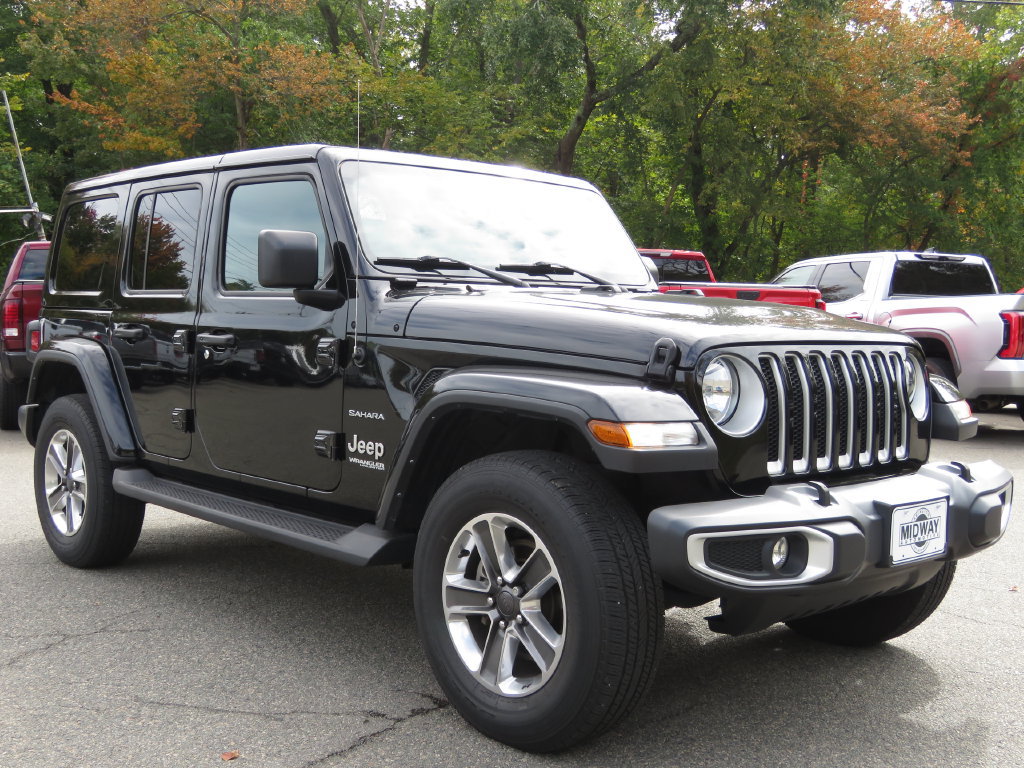 Used 2022 Jeep Wrangler Unlimited Sahara AWD/4WD image 3