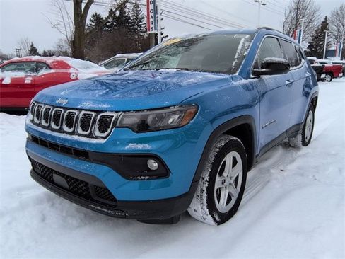 Used 2024 Jeep Compass Latitude w/ Convenience Group image 7