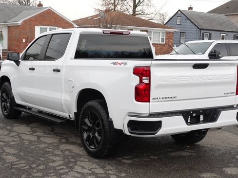 Used 2023 Chevrolet Silverado 1500 Custom image 2
